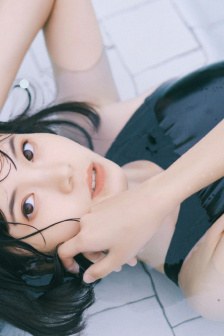 女人扒开自己的荫道口